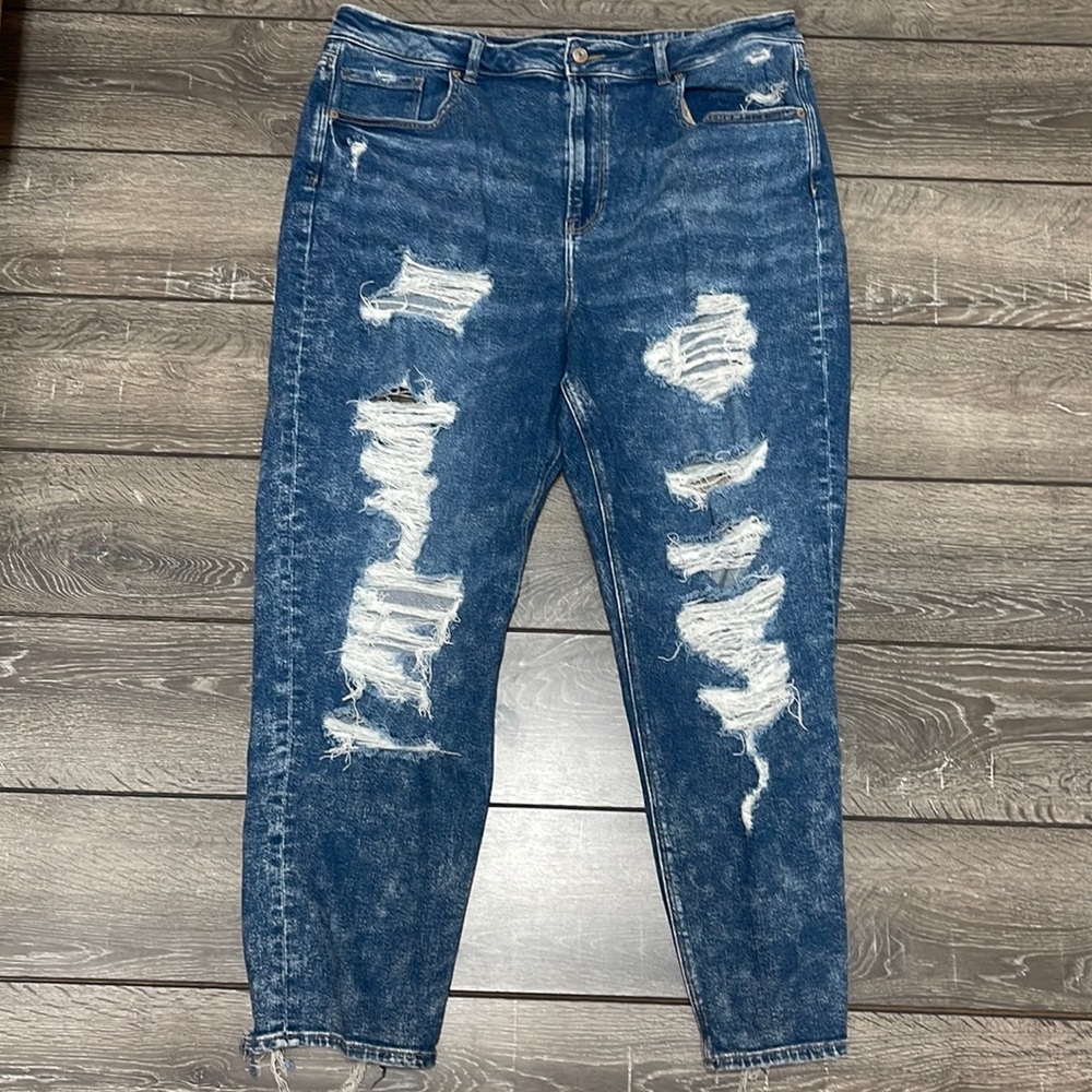 American Eagle Stretch Distressed /  Destroyed Mom Jean Women's Size 18